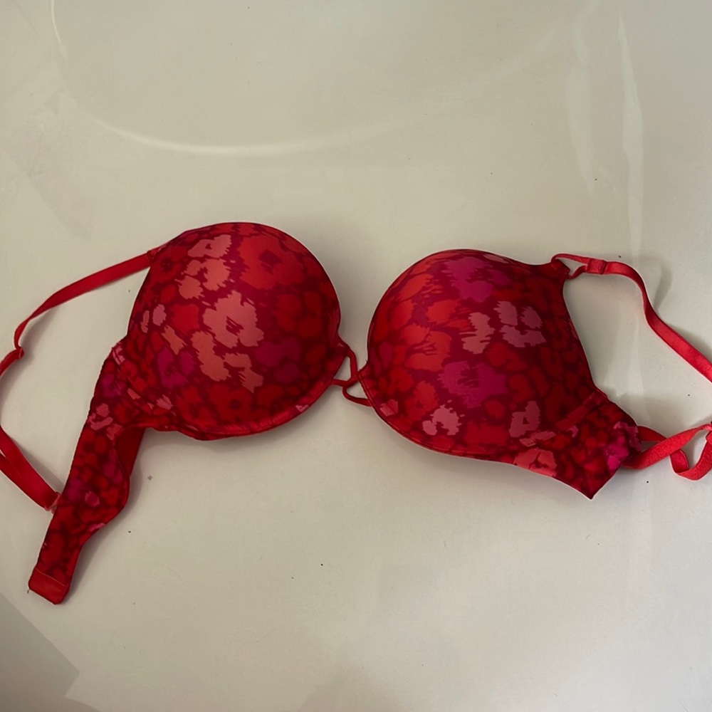 VS miraculous plunge bra
